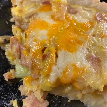 チーズたっぷりで作りました。キャベツでキッシュ、初めてでしたがとっても美味しかったです！